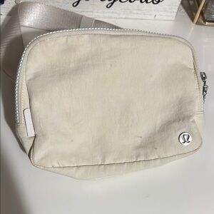 lululemon athletica Cream Everyday belt Bag 2L